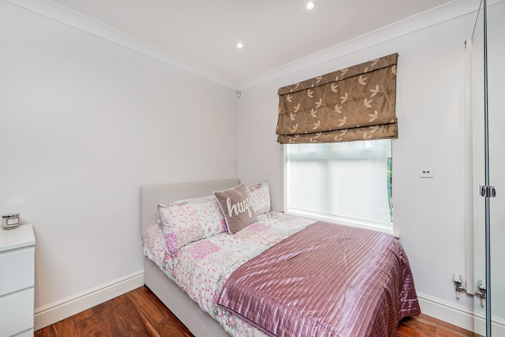Lowlands Court, Mill Hill